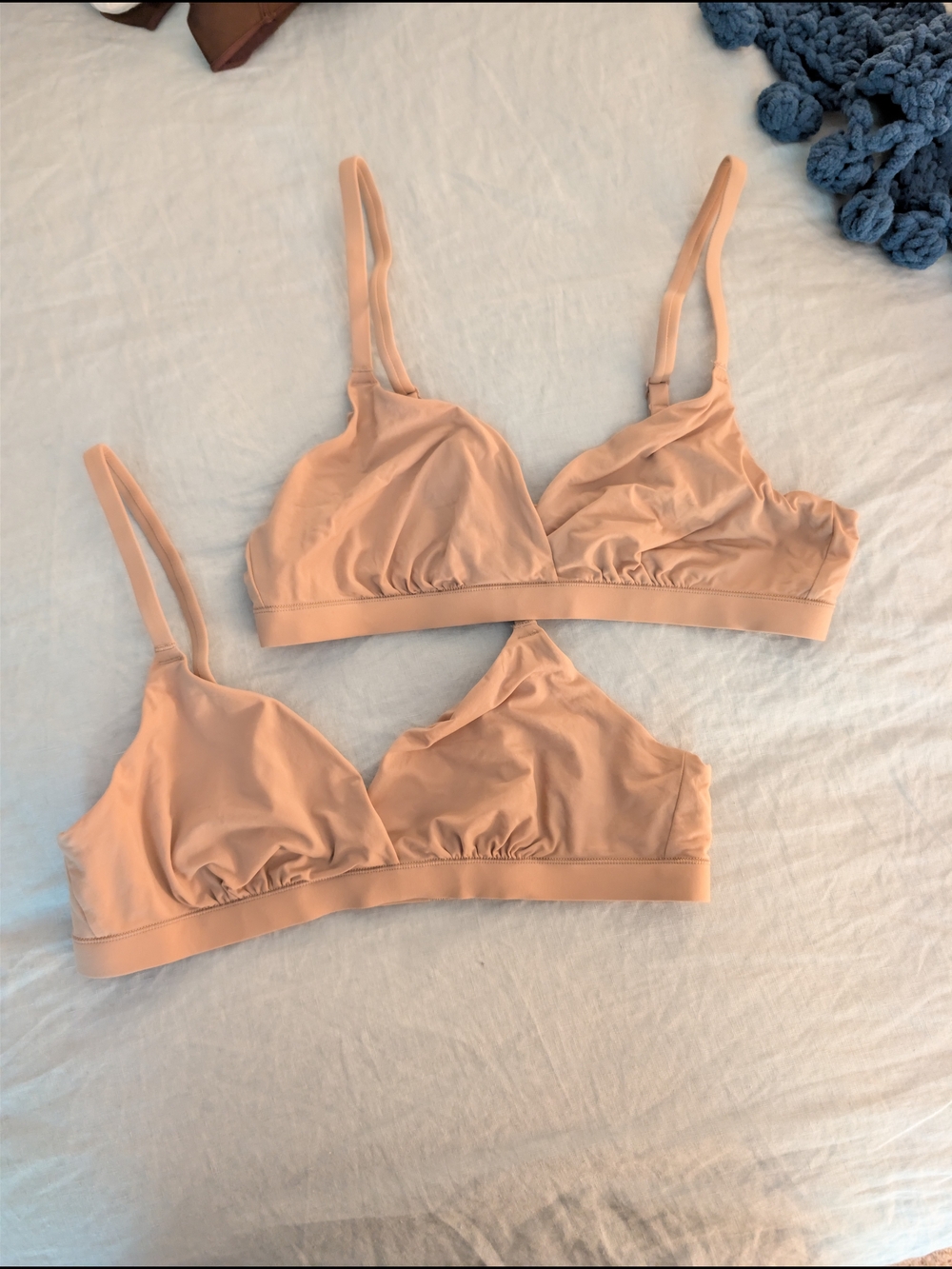 Quince NEW Second Skin Crossover Bralette 2-pack Medium Sand/Nude/Beige